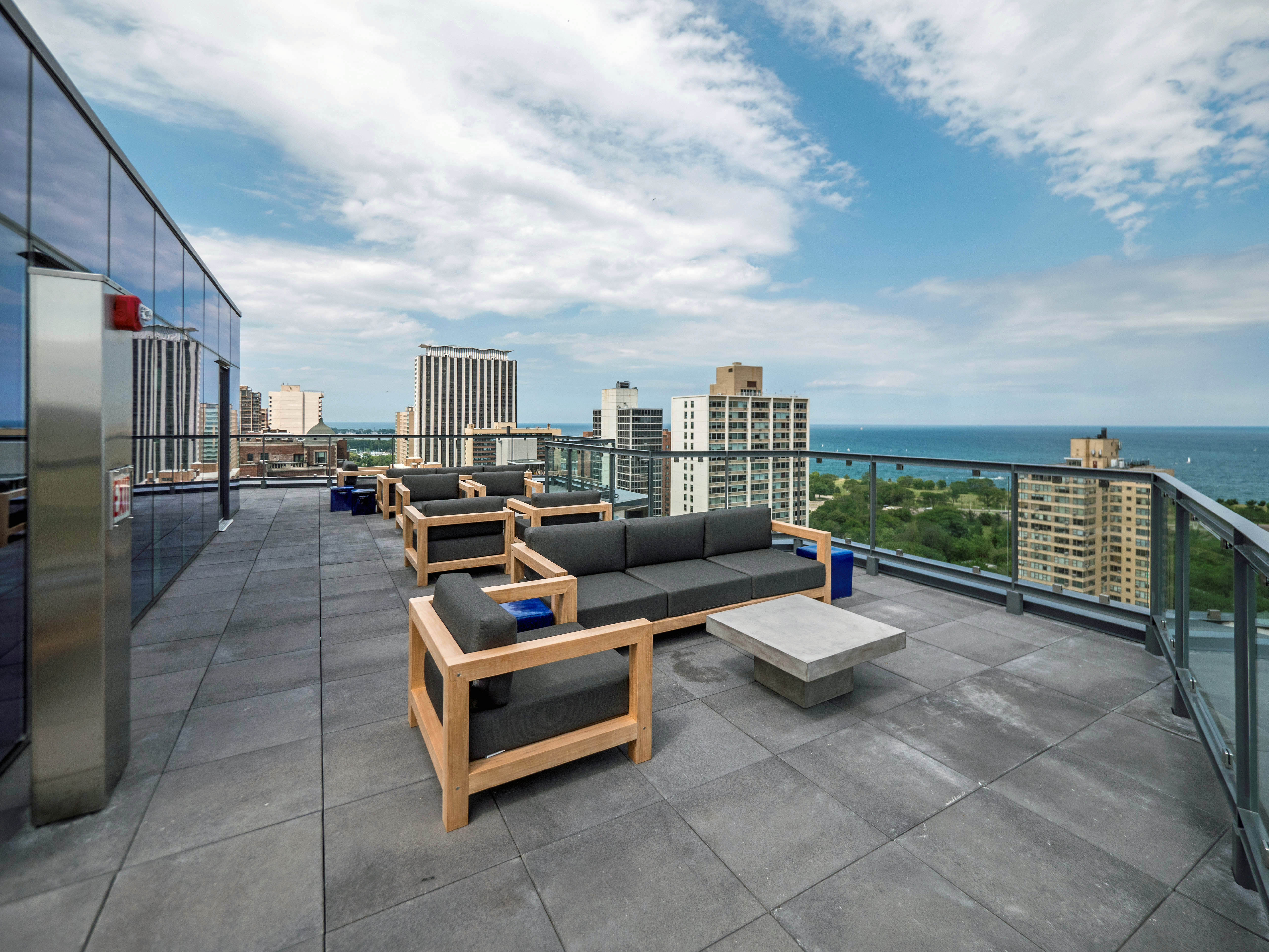 2950 North Sheridan Deck 1