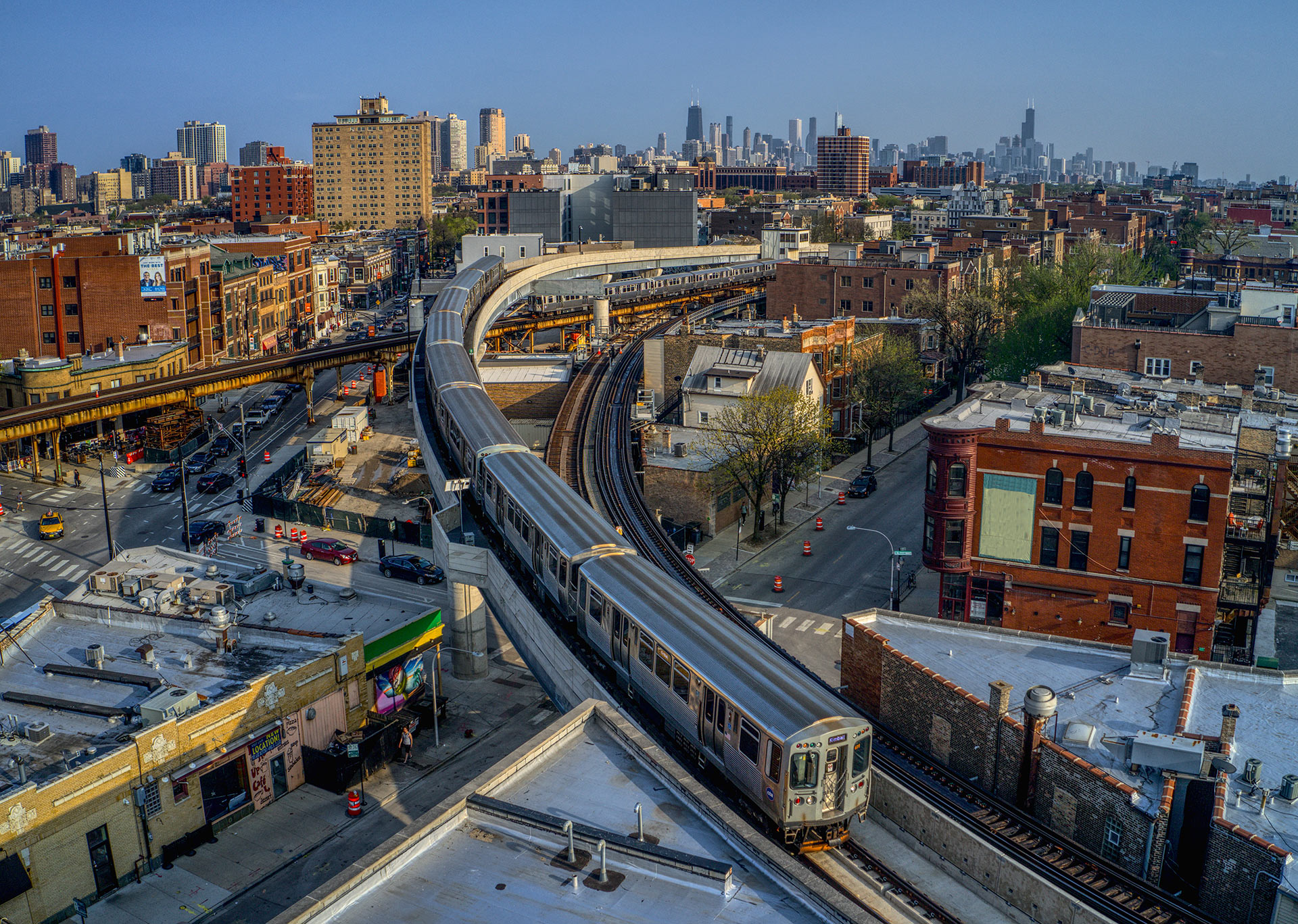 Chicago CTA train passing through Lakeview